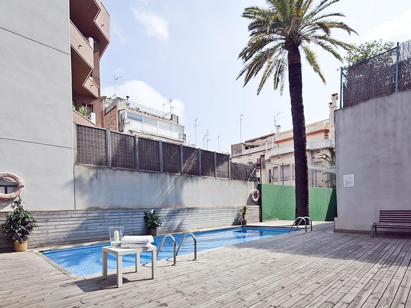 Duplex con piscina vicino la Sagrada Familia per 8 persone - My Space Barcelona Appartamenti