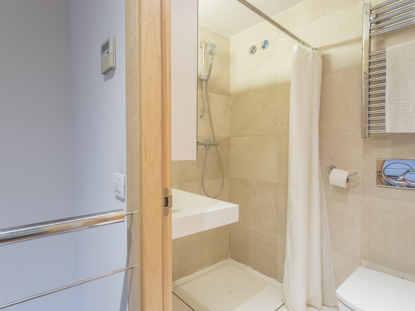 Appartamento con terrazza e piscina vicino al centro per 8 - My Space Barcelona Appartamenti