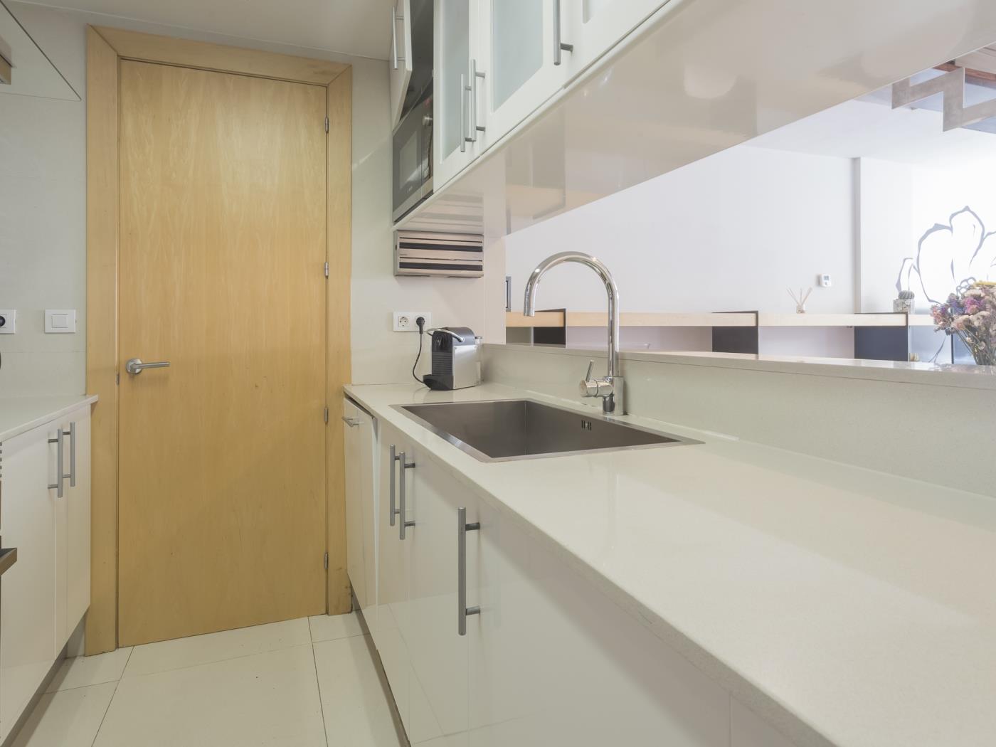 Appartamento con terrazza e piscina vicino al centro per 8 - My Space Barcelona Appartamenti