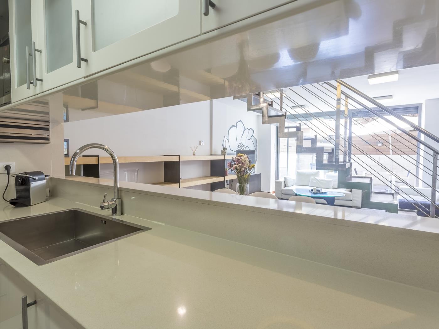 Appartamento con terrazza e piscina vicino al centro per 8 - My Space Barcelona Appartamenti