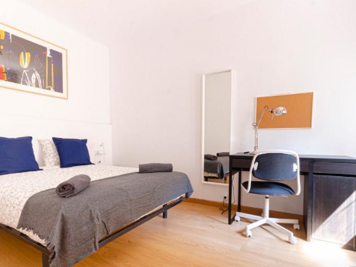 Accogliente camera doppia arredata a Hospitalet - My Space Barcelona Appartamenti