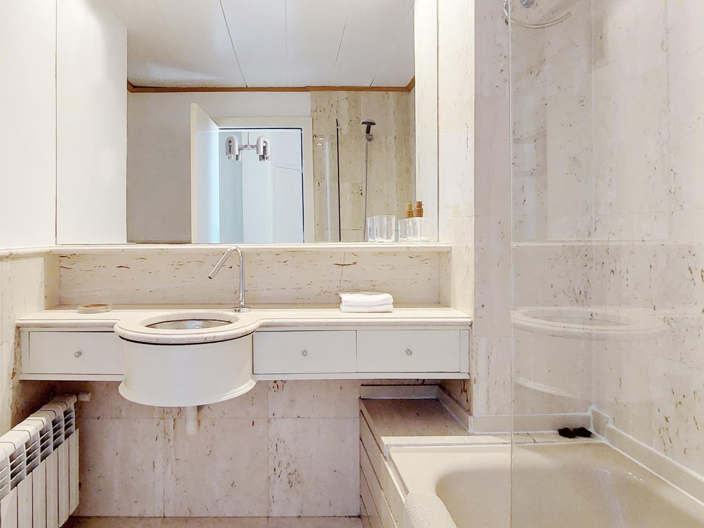 Appartamento luminoso con 2 camere vicino all’Hotel Palace - My Space Barcelona Appartamenti