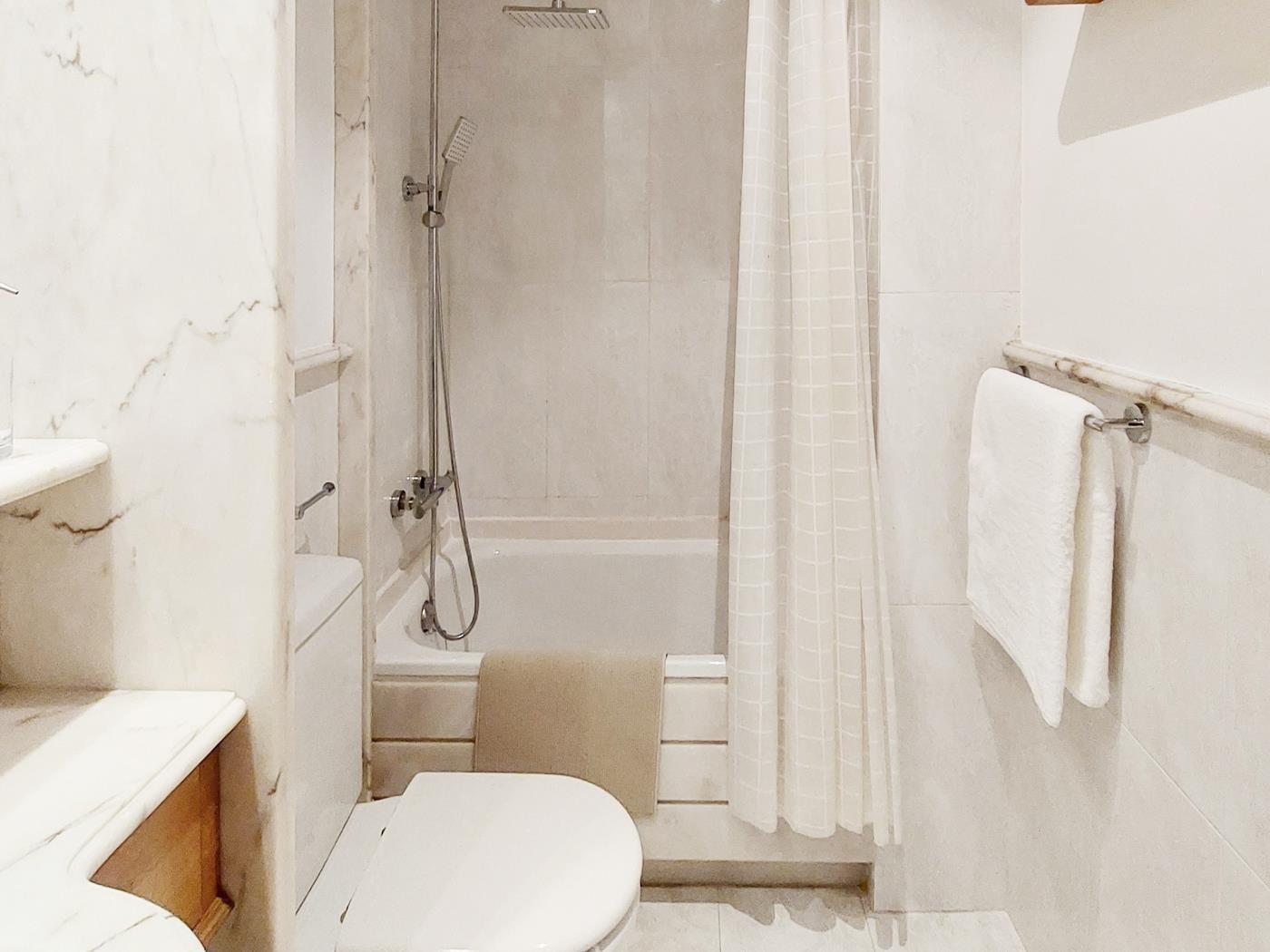 Appartamento luminoso con 2 camere vicino all’Hotel Palace - My Space Barcelona Appartamenti